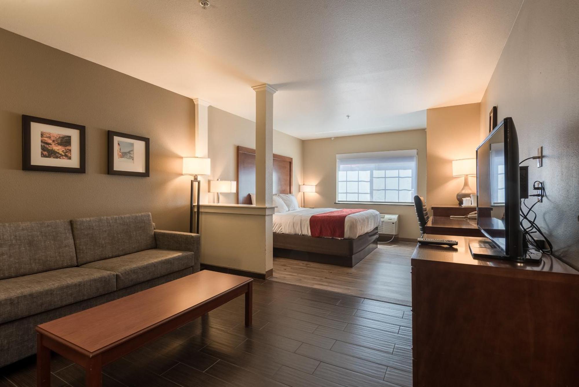 Comfort Inn & Suites Alamosa Exterior photo