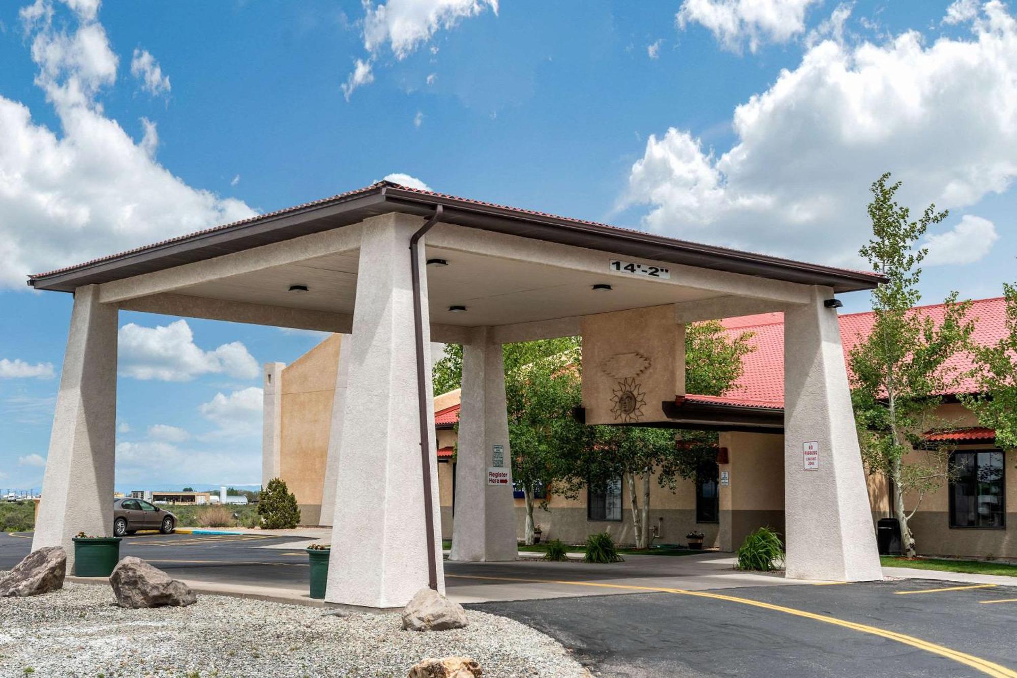 Comfort Inn & Suites Alamosa Exterior photo